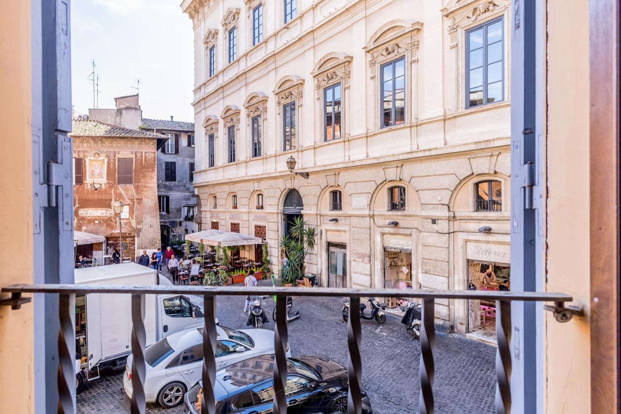 Apartment Dimora Storica Del Biscione By Ghor *